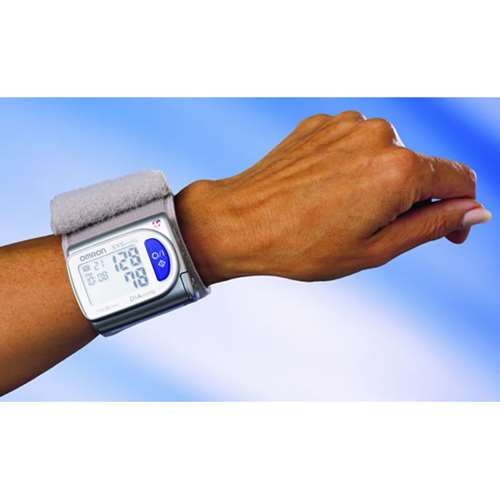 Omron R5i Wrist Blood Pressure Monitor thumbnail