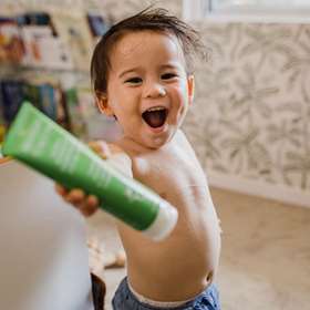 MooGoo Soothing Moisturiser Nut Oil Free 1200g