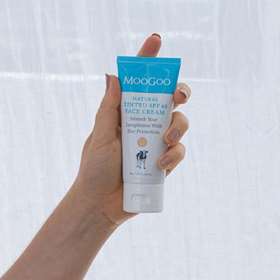 MooGoo Tinted SPF 40 Face Cream 50g